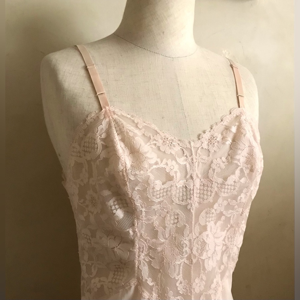 Vintage Vanity Fair Soft Pink Lace Chemise - Picture 4 of 12